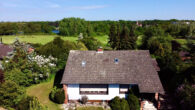 Luftbild Hausfront - neuer Preis : 1. Reihe am Nord-Ostsee-Kanal mit tollem Grundstück