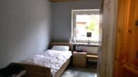 kleines Zimmer - Familienhaus auf tollem Grundstück