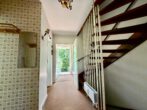 Flur mit Treppe - Ideales Haus für das Familienprogramm der Kfw mit 0,01 % Zinsen
