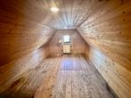 Zimmer 2 Dachboden - Kleines EFH mit Einliegerwohnung und Obstgarten