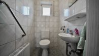 Gäste-WC mittlere Etage - MFH mit 4 Whg. auch als FeWo
