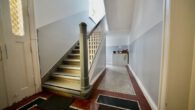 Treppenhaus - Wunderschöne Paxis in hervorragender Lage