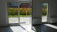 Blick zur Terrasse - Kleines Ebenerdiges Reihenhaus mit Garten aus 2021 KFW 85