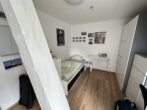 Schlafzimmer - Für Bestager: Wunderschöne 3 Zimmer Wohnung im 1. OG mit Gartenanteil