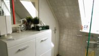 re. Stauraum Dachkammer - Insel im Grünen mit viel Platz