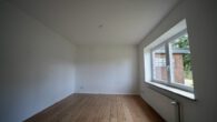 Zimmer EG - Zweifamilienhaus am Kanal – Wohnen und Mietertrag