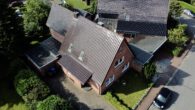 Luftbild - Zweifamilienhaus am Kanal