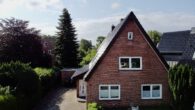 Straßenseite - Zweifamilienhaus am Kanal