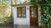Eingang links - Refugium: Zweifamilien- Handwerkerhaus auf großem Grundstück in Seenähe