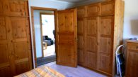 Schlafzimmer Richtung Flur - Holzhaus, ebenerdig, mit guten energetischen Eigenschaften
