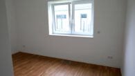 Zimmer links - Ebenerdiger Bungalow, KfW55, Bj. 2018, auch für Senioren geeignet